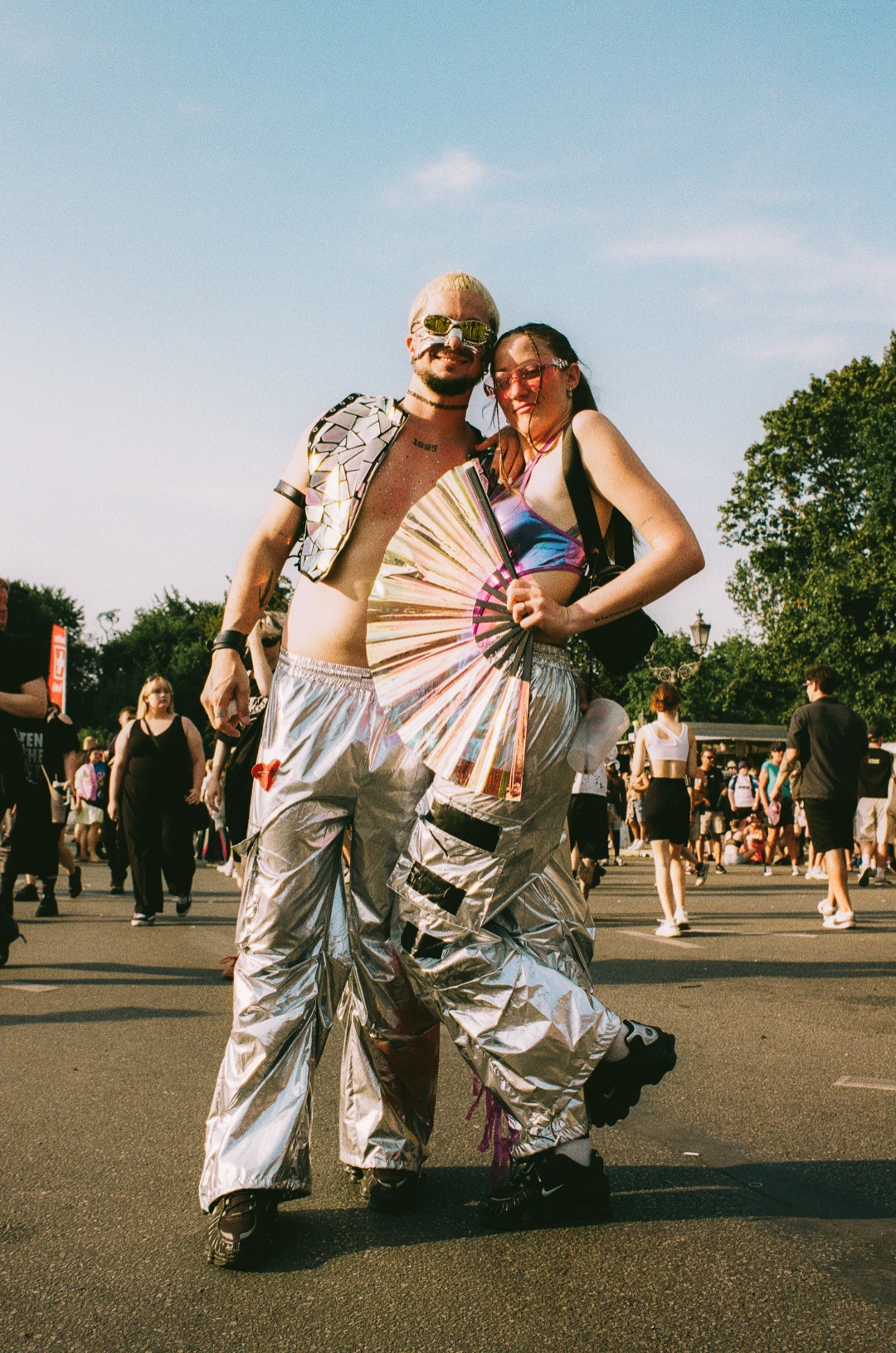 Rave The Planet — frame 19