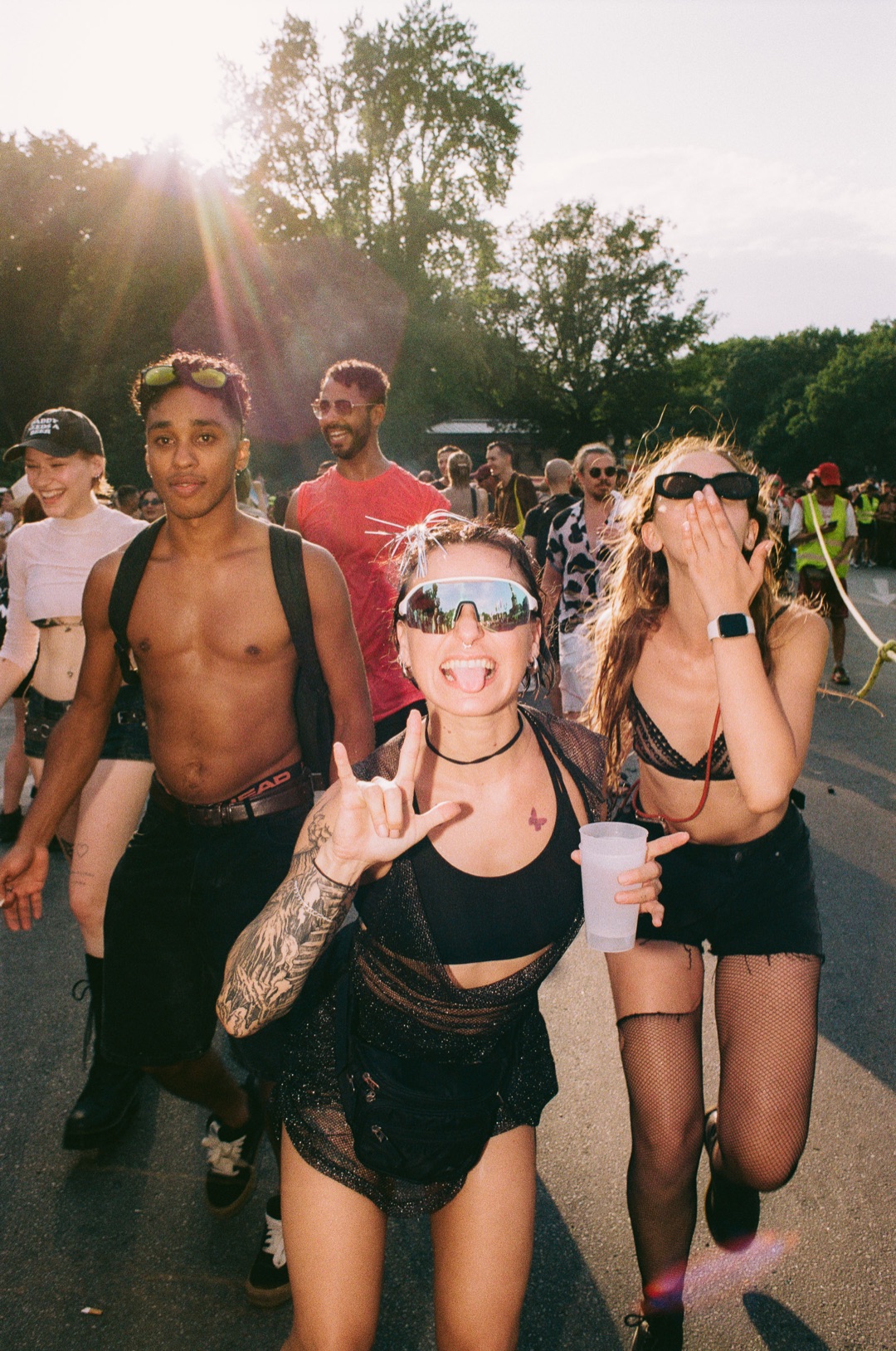 Rave The Planet — frame 29