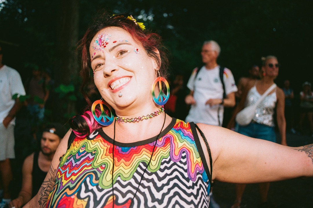Rave The Planet — frame 36